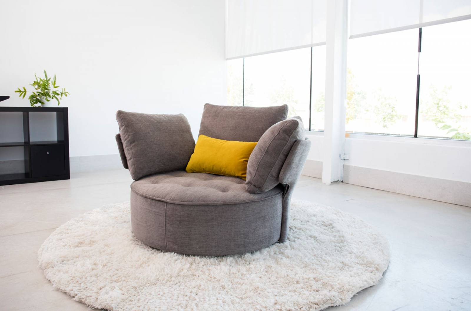 Faites un clin d&rsquo;œil au passé : ce fauteuil pivotant IKEA éclatant apportera une touche tendance à votre salon cet automne