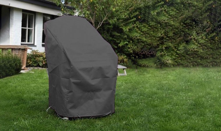 Protégez vos fauteuils de jardin cet automne : découvrez la housse imperméable à seulement 4,99 € chez GiFi