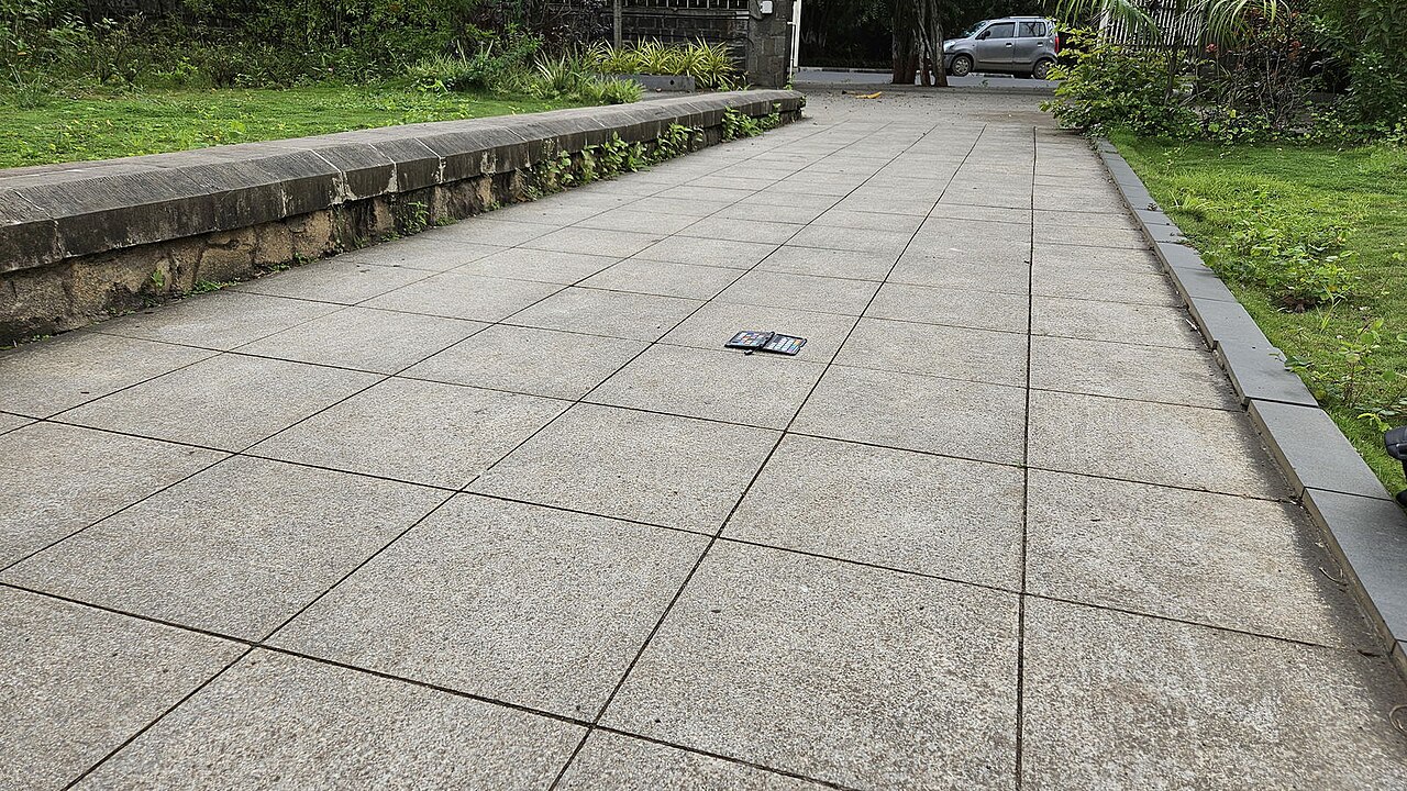 Joints de carrelage au sol à nettoyer